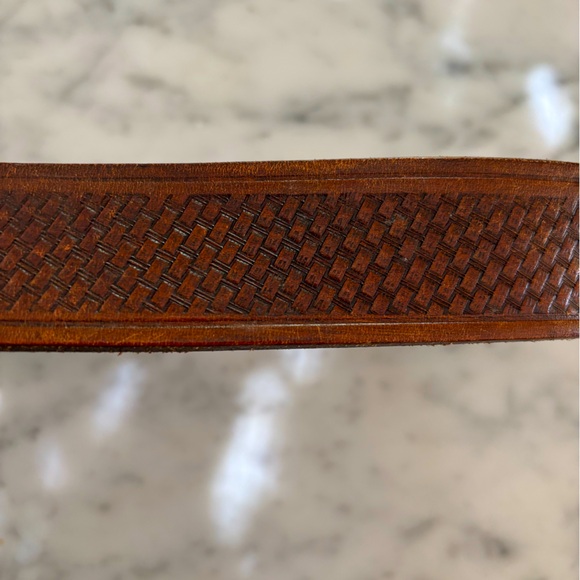 Leather tooled belt with great details size 40” waist - Picture 5 of 9